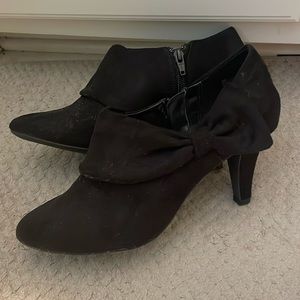 Black heel Bow Booties